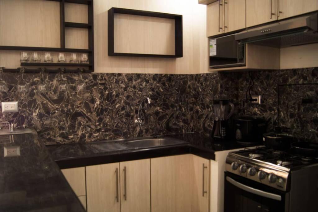 Remodeled Studio Apt In Guayaquil Centro W A View Exterior foto